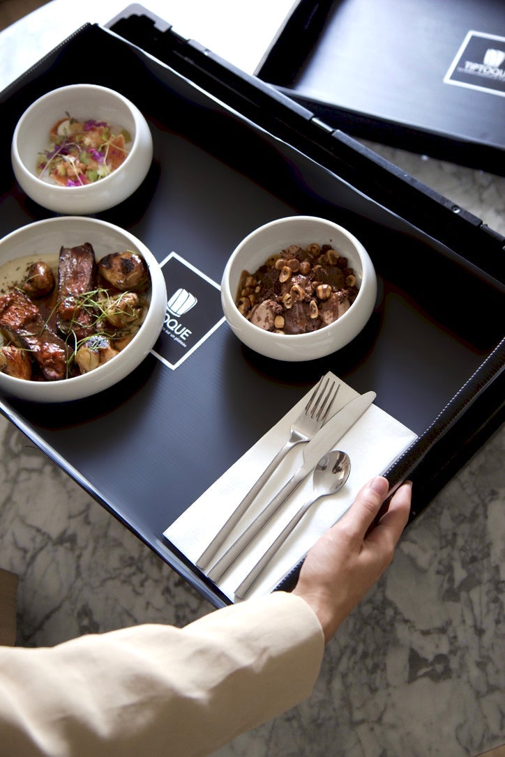 Le service à l'assiette de Elmer
